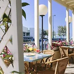 Paradiso Hotel 3*