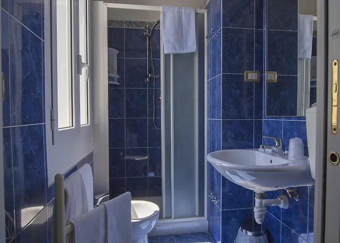 Paradiso 西尼加利亚