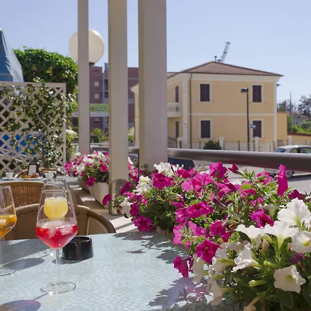 Hotel Paradiso 3*