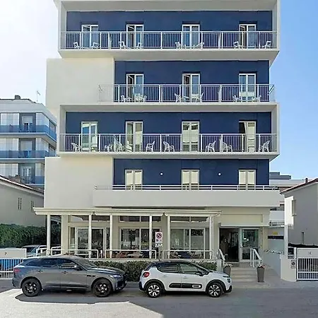 فندق Paradiso 3*