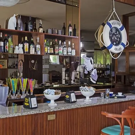 Paradiso ホテル 3*